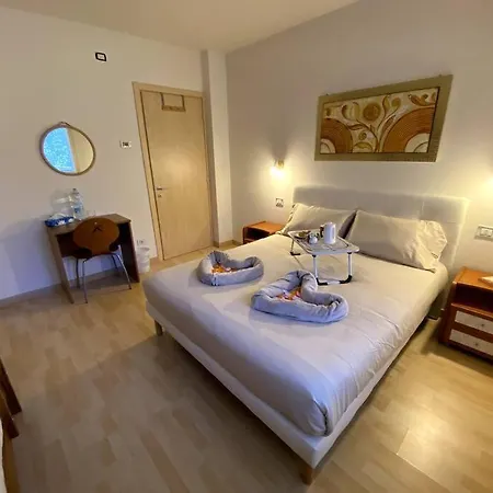 Апартаменты Casa Veronica Con Giardino *